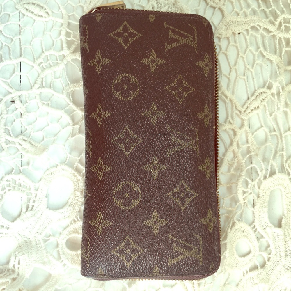 Louis Vuitton Zippy Wallet ~ Made In France